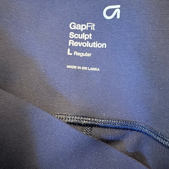Gap Fit sculpt Revolution crop pocket legging. Navy Size L - Picture 4 of 4